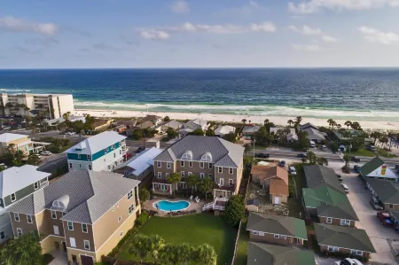 Glory Daze Beach House by Panhandle Gateways