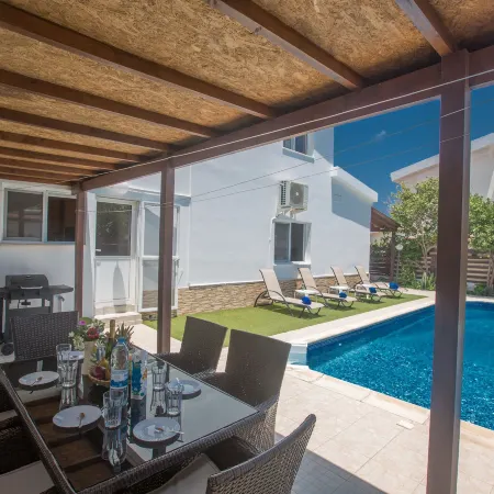 Protaras Holiday Villa Ds54 / 3 Bedroom Villa in the Center