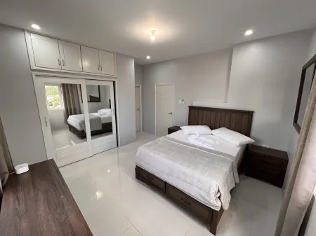 Gulfview Townhouse with Pool and Jacuzzi