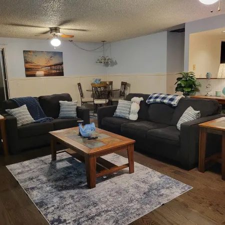 Charming 2-bedroom water view house, WiFi in nice Bremerton