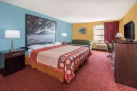 Super 8 by Wyndham Troy IL/St. Louis Area