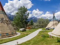 Yellowstone Tipis Hotels in Gardiner