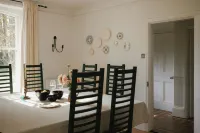 Trinity Farmhouse - Stunning House & Gardens!