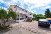Apartments Valy 6 Center Novalja - 2星級