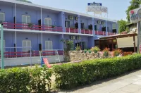 Okeania Seafront Rooms in Kamena Vourla Hôtels à : Karavomilos