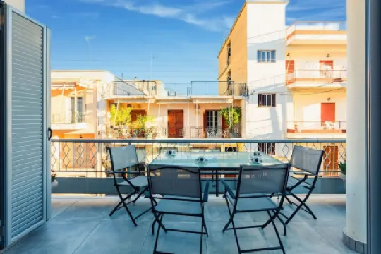 Upscale Modern Escape in the Historic Center