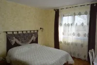 Le Nid de l'Ecureuil Hotels in Brens