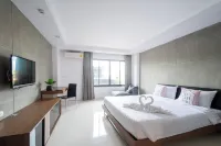 We Grand Ever 9 Hotels near Barber Shop