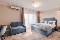 Hotel Meridian Hotels near Daffodils' Park