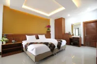 Nonghan Grand Hotel and Resort Hotels in Amphoe Nong Han