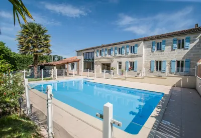 Les Cuves - Saintes Hotels near Gare Routière