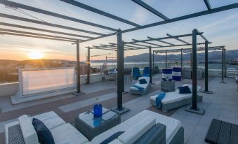 Oceanview Deluxe Penthouse Apartment with 89m2 Living Space & 90m2 Roof Terrace
