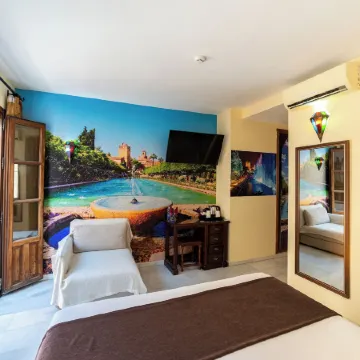 Hotel Casa Museo de la Mezquita Отели рядом с достопримечательностью «Дом сефарда»