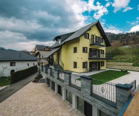 Bled Paradise Apartments Отели рядом со станцией Bled Jezero