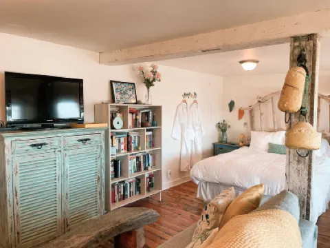 Little Bird Inn Hotel di 