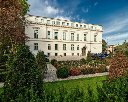 Hotel Altus Palace - Destigo Hotels