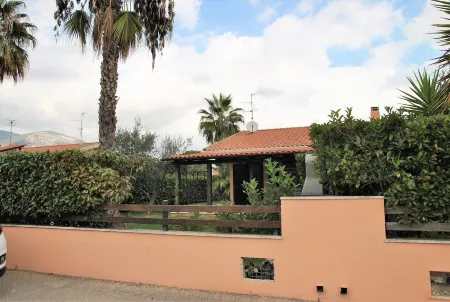 Villa Barbie Between Terracina and Sperlonga, 400 mt from Beach