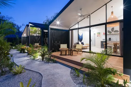 4 Favela Chic Tamarindo Adults Only Bungalow Отели в г. Playa Langosta