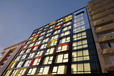 Ikonik Miraflores Hotel berhampiran La Tarumba