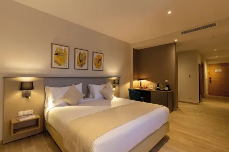 Golden Tulip Opera Alger Отели в г. Уле Фейе