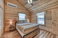 Rustic Cabin with Firepit and Grill - 10 Mins to Main St Hotels in Gillespie County