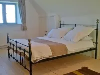 Battens Farm Cottages B&B Hotels in Chippenham