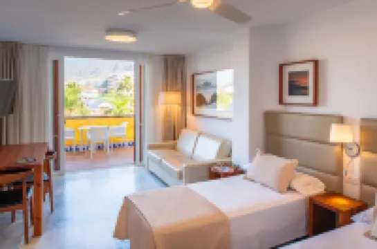 Parque Santiago III Official