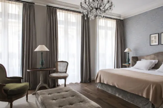 New Hotel Roblin Hotels in Paris