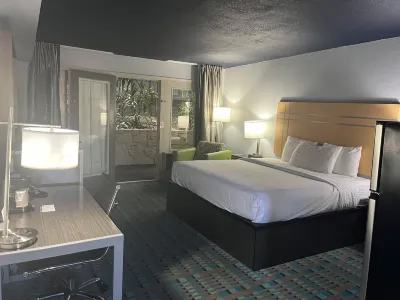 Studio 6 Amarillo, TX West Medical Center Hotels near Paramount Park