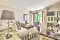 Fernwood Manor Boutique Guest House Hotels in Claremont
