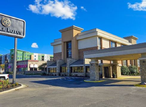 Hotel Lotus Kansas City Merriam