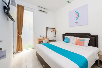 Sans Hotel la Vida Malang Hotel dekat Masjid Nurul Ilmi Kampus 2 Universitas Negeri Malang