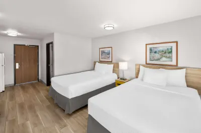 Days Inn & Suites by Wyndham Rochester Mayo Clinic South Hotels in Rochester
