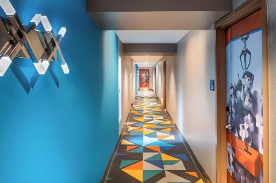 廊下 ホテル Z - ア ピース オブ パイナップル ホスピタリティの写真