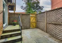 Spacious Living Area and Peloton Bike - Gorgeous Cozy Retreat