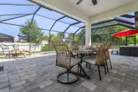 Heated Pool and Gourmet Kitchen - Chic Modern Retreat