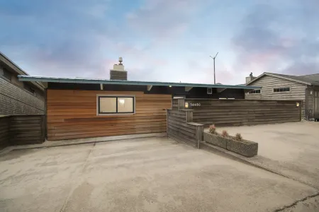 Ocean-Facing Deck and Game Room - Breathtaking Coastal Retreat