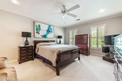 Stunning Retreat - Deck, Brick Aesthetic, Columbia City View
