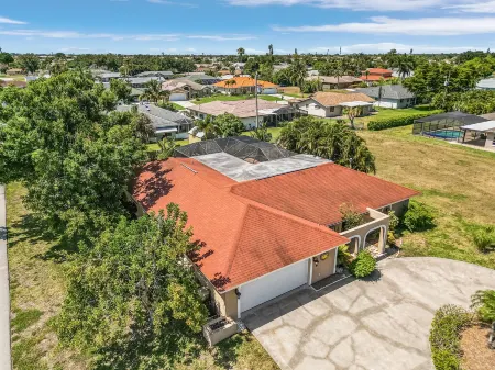 Heated Pool and Spa Oasis - Beautiful Family Retreat