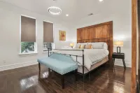 Soaring Lofts and Opulent Suites Await - Exquisite Luxury Escape Các khách sạn gần Franklin Park Conservatory and Botanical Gardens