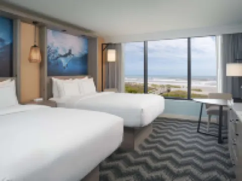 ฮิลตัน โคโค่บีช โอเชียนฟรอนท์ โรงแรมในโคโค่บีช