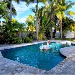 Gorgeous private heated pool house, short drive to the beach! Hotels near Kapok Tree Gardens