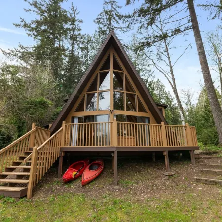 Lakeside A-frame for families, grannies and new kayakers
