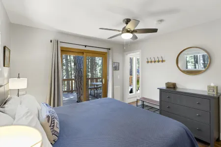 Charming Cabin with Forest Access - Cozy Tranquil Retreat