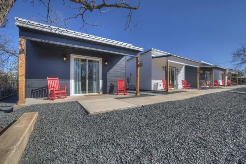 Hot Tub and Cozy Outdoor Patio Retreat - Charming Oasis