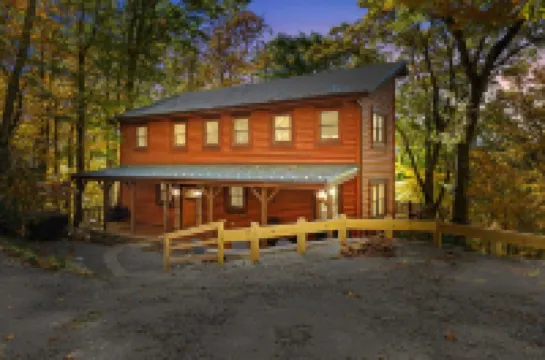 Lodge in Seven Devils w Hot Tub & Mountain Views!