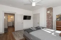Spacious Deck and Fenced Yard - Charming Historic Haven Hotels in Knox County