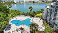 Resort Amenities with Pools and Tennis Court - Cozy Oasis Hotels in Orange County
