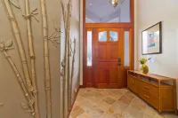 Private Beach Access and Entertaining Lanai - Luxurious Spacious Haven