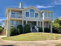 Elegant Coastal Retreat with Golf Course Views - Spacious Oasis